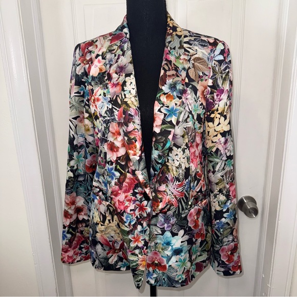 Zara Jackets & Blazers - Zara Floral Women's Blazer